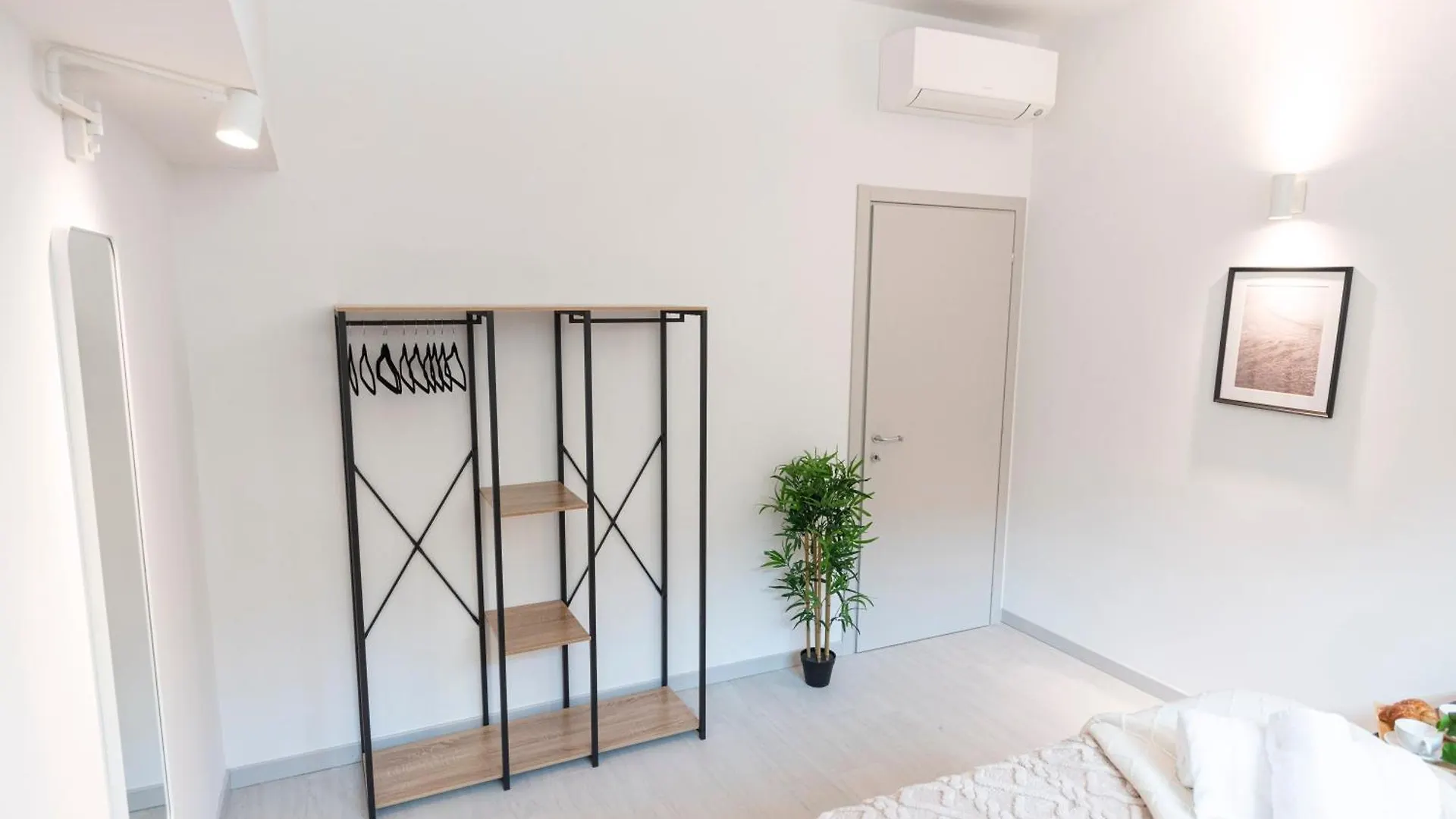 Residence Grazioli 28 Μιλάνο 0*,